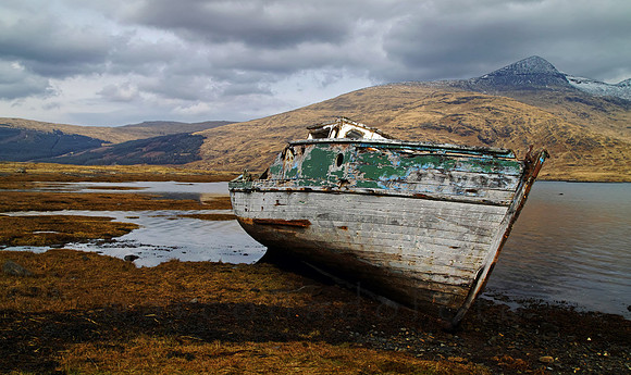 sinking boat